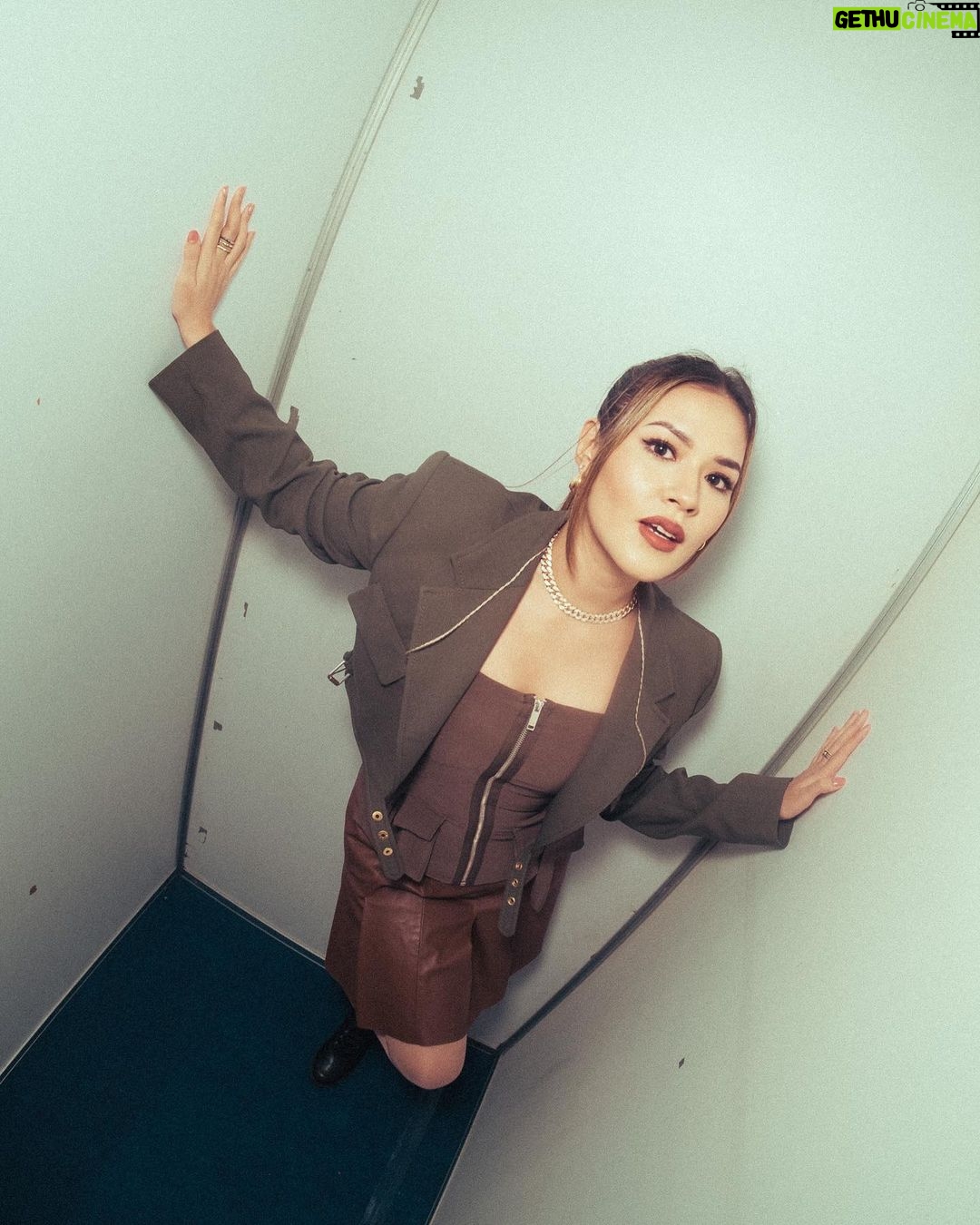 Raisa Andriana Instagram - Pick your Raisa~