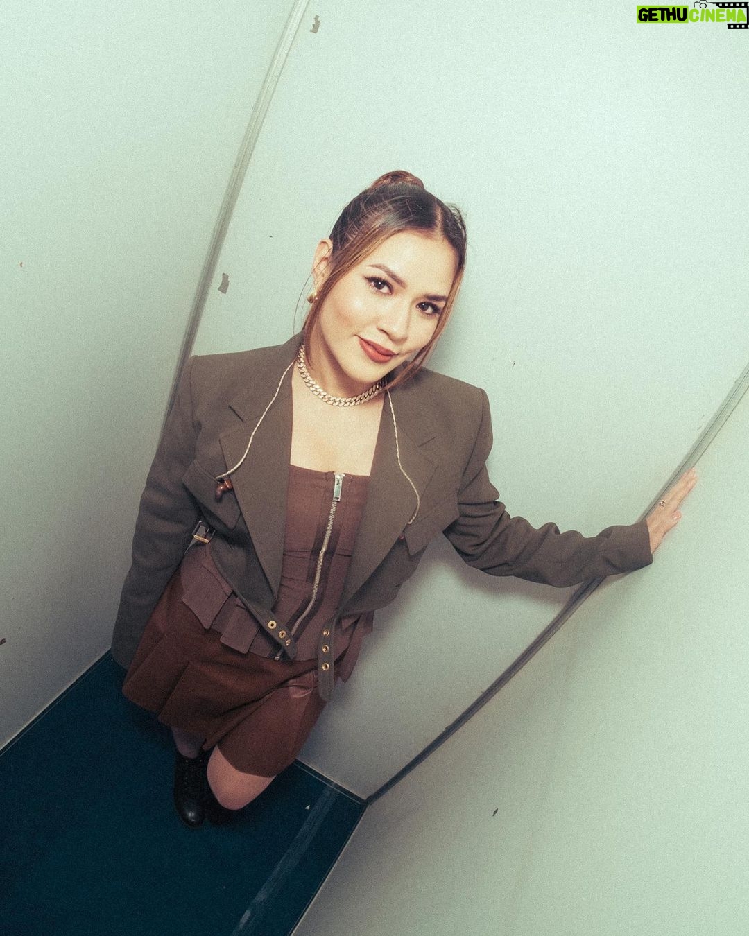 Raisa Andriana Instagram - Pick your Raisa~