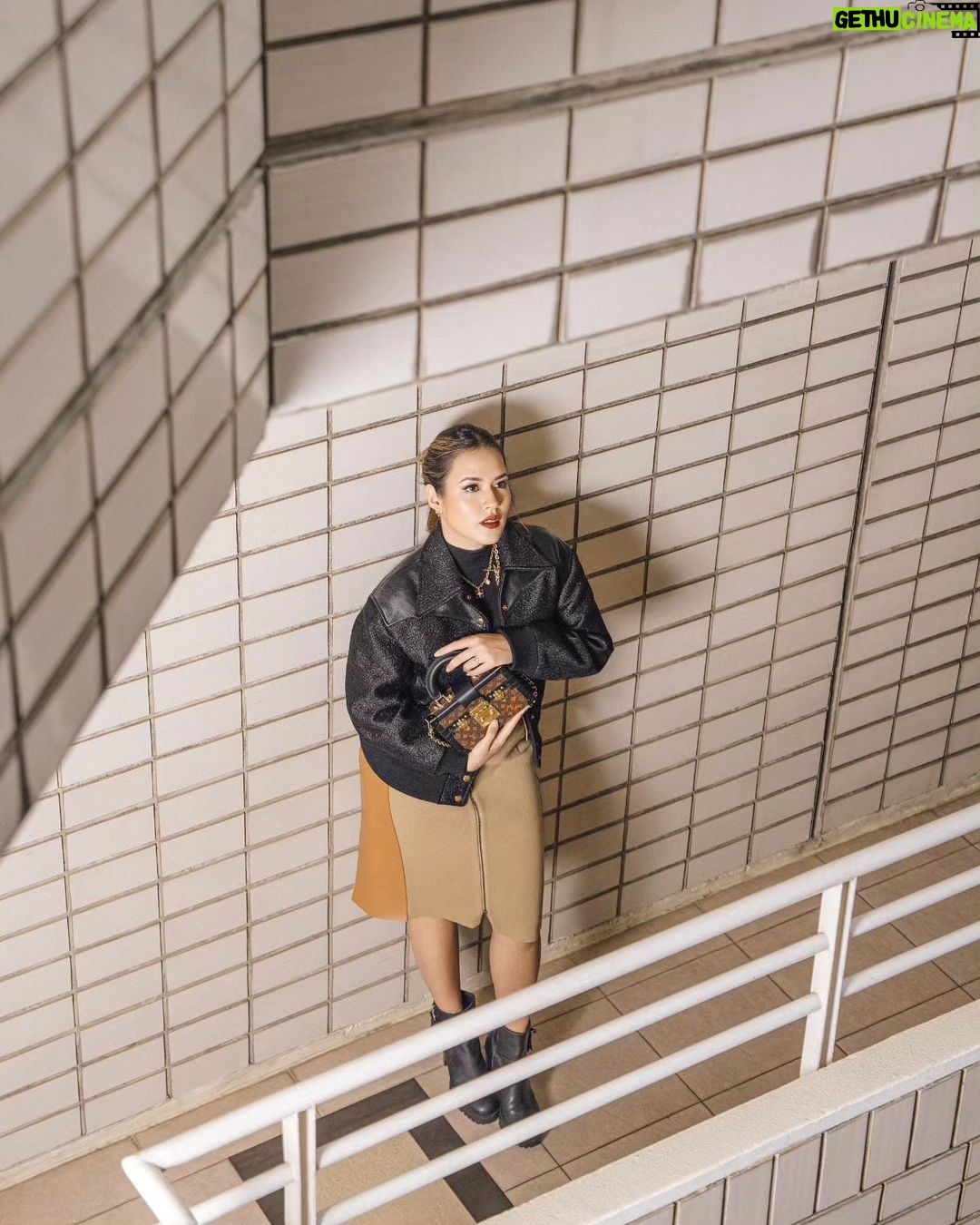 Raisa Andriana Instagram - New bag unlocked — @louisvuitton Petite Malle Capitale #louisvuitton #LVFW23