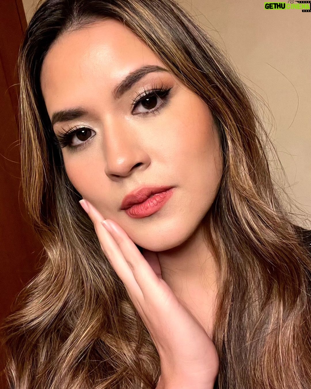 Raisa Andriana Instagram - Siapa yang lagi malem mingguan..?