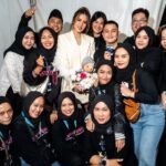 Raisa Andriana Instagram - Mengawali panggung bulan ini di Pontianak. Maafkan untuk postingan yang selalu telat inii. Love you guys! Makeup // @ferryfahrizal Hair // @ibaayy___ Stylist // @elcofrebliaman Photo // @nareend