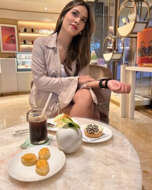 Raisa Andriana Instagram - Starting the new year right with @themuliabali ❤️ So impressed with the new @cannelemulia patisserie literally gak ada yg failed, my recommendation is their burnt cheesecake & pastries!! Will definitely come back for more.. #EscapeToMulia