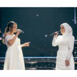 Raisa Andriana Instagram – So happy bisa duet when you believe me bareng @arianinismaputri 🫶🏻 also loving this stunning white gown by @felissa_thung 

Makeup // @ferryfahrizal 
Hair // @ibaayy___ 
Styled // @elcofrebliaman 
Photo // @high_iso