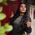 Rajisha Vijayan Instagram - Gazing at you in your feed 🖤 Outfit: @bunastudio Styling: @styledbysmiji Photography: @jiksonphotography Glam: @laxmi_saneesh Assisted by : @siraj_saleem_