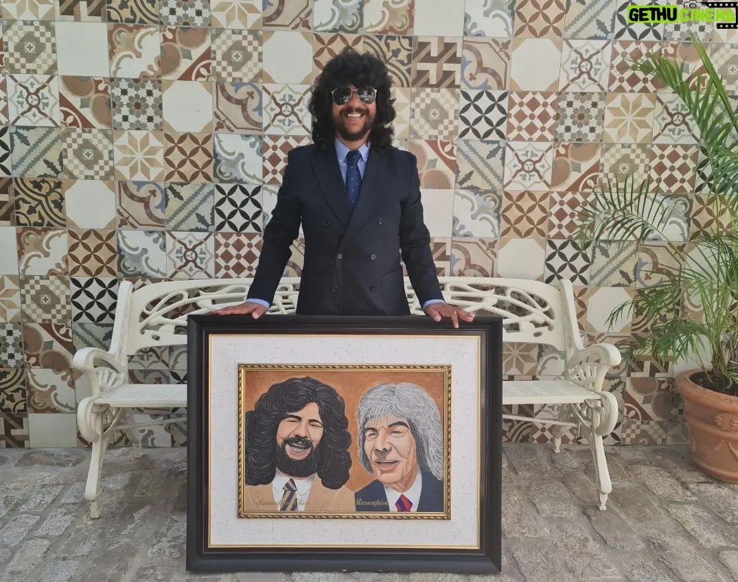 Rancapino Chico - 619 Likes - Hoy ha sido la presentación del "Hijo del Cante"
en el Museo Municipal Fco. Montes Paquiro
en presencia de nuestro alcalde.
Lo presentaré el día 25 de mayo en el teatro moderno de chiclana. Y al mismo tiempo, me he llevado esta sorpresa tan especial del gran pintor Diego Leal un regalazo grande y un orgullo ser pintado junto con mi maestro de un artistazo como tuuu.. ❤️🌲🤗🤗..
📷 @mlsgloss
