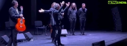 Rancapino Chico - 332 Likes - BADAJOZ.. Una noche difícil de olvidar presentando mi nueva andadura
"HIJO DEL CANTE".
Junto con mi gran equipo..
Artista invitado: @caracolillodecadizcantaor
@antoniohigueroguitarrista
@pacoleonguitarrista_oficial
@rubenamadoroficial
@naimreal91
@edupercu
@josepachecomartinez
Os quiero mis @rancapineros ❤️🌲🤗