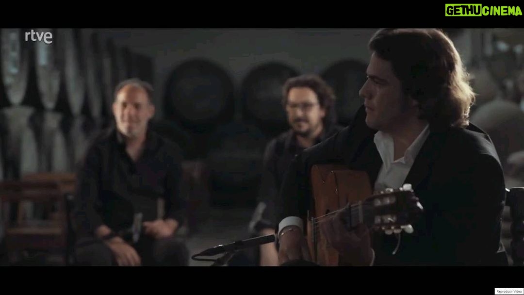 Rancapino Chico - 2.4K Likes - Feliz fin de semana mis @rancapineros .... ❤️🌲
@pacoleonguitarrista_oficial
@joserubichi
@edupercu