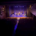 Rancapino Chico Instagram - Estreno de mi nueva andadura "HIJO DEL CANTE".. Un viernes 24 de febrero que jamás olvidaré en Valladolid Teatro cervantes.. Que ganitas tenía de veros mis @rancapineros quiero decir también a todas esas personas que no pudieron entrar, que muy pronto estaré cerca y lo pondré con tiempo y nos veremos si dios quiere en muchas más... Os quiero y gracias a toda la afición por darme siempre tanto y tanto cariño... Y por último agradecer en mi nueva andadura a mi gran equipo por su puesto y a este gran imvitado que llevo como es mi @caracolillodecadizcantaor al que quiero y admiro con locura... A mi @pacoleonguitarrista_oficial @rubenamadoroficial Diego Amaya @naimreal91 @edupercu @oscar.gdlr y @josepachecomartinez A todos ellos los admiro y los quiero por que son muy buena gente, profesionales y unos musicazos... Seguimos y nos vemos en PALMA DE MALLORCA.. 5/ MAR.