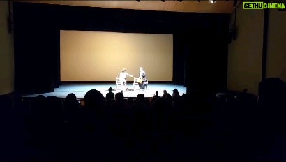 Rancapino Chico Instagram - Una noche difícil de olvidar junto con mi @antoniohigueroguitarrista en el Auditorio de Torrent.. Gracias @adrianabayonam por haber contado con nosotros y tratarnos siempre con un cariño impresionante junto con su gran equipo.. ❤️🌲🤗🤗.. Mis @rancapineros sois los mejores. Y como siempre, os llevo en mi corazón.. ❤️🌲