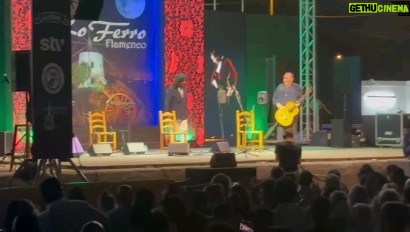Rancapino Chico - 357 Likes - Fue un lujo para mi estar ayer día 25/ jul en el gran Festival de los FERROS en homenaje al Maestro Paco Cepero que recibió el premio Sebastián Escudero a la Excelencia Flamenca por su trayectoria..
Os quiero mis @rancapineros ❤️🌲🤗🤗