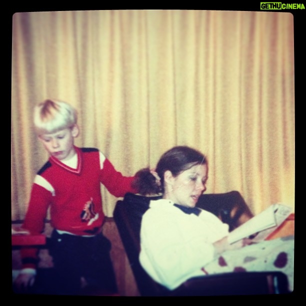 Randy Harrison Instagram - Happy Mom's Day! Especially to moms of gay sons who let them brush their hair while they read out loud even though dad was not okay with it.