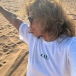 Ranjini Haridas Instagram - Waking up in the desert to this view was absolutely magical.😍 #dessertlife #dubai #sun #sand #dunes #campvibes #lastminuteplans #longweekend