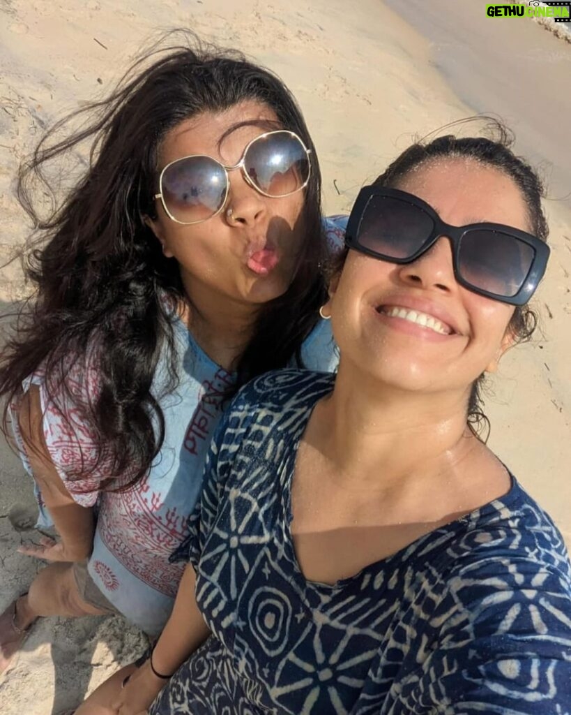 Ranjini Haridas Instagram - Beach babes ya beached whales!!! 😂😂😂 @merrystays @madsie29 #marari #weekendwithmads #justchillin #getaway