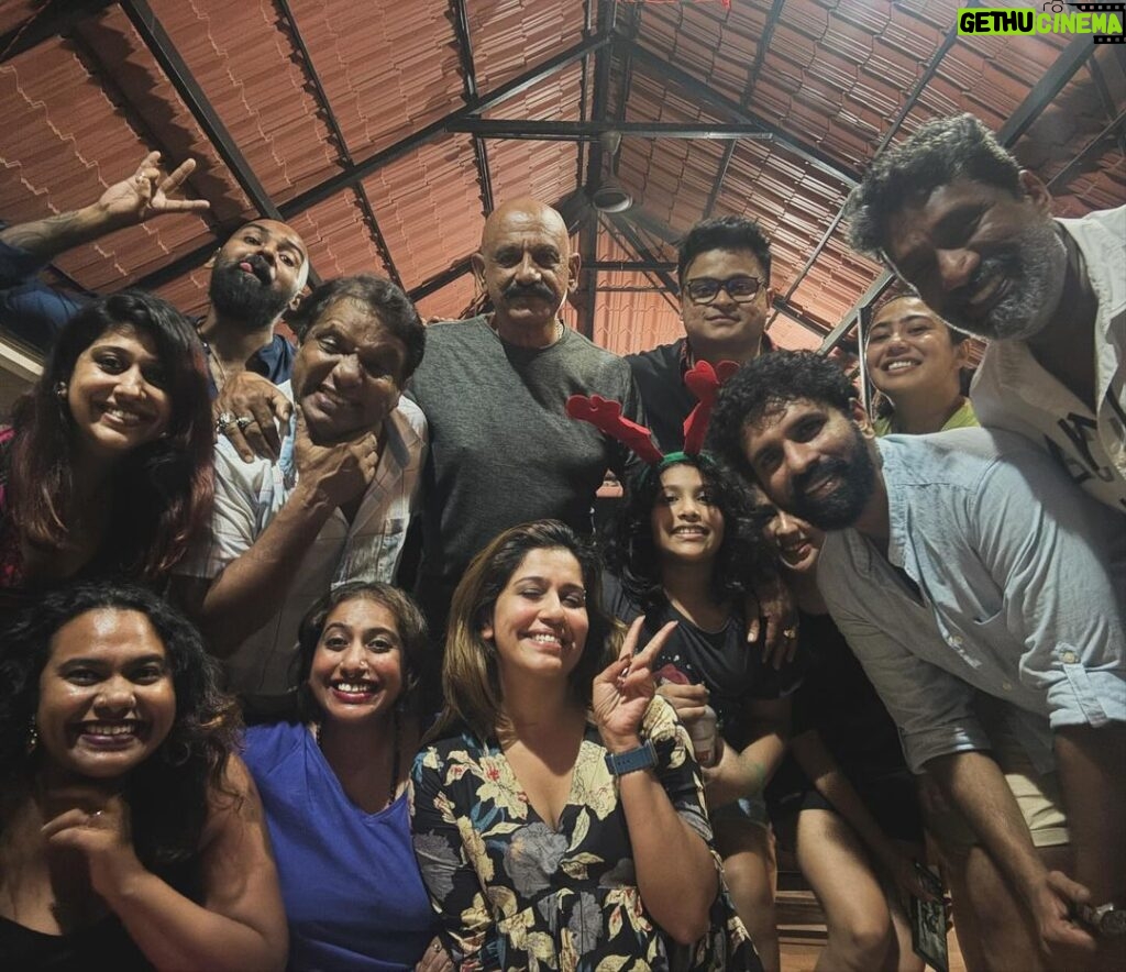 Ranjini Haridas Instagram - FOB reunites after ages for our OG Gangsta Vargese Uncle’s Birthday @vallisgardens .The highlight was of course FOB main man @sangskaya who returned to his old form after ages which kept us in splits all night long . Took me back to about 15 years ago when that was a weekly affair ..Aaah the good old days!!!❤ #funisourbusiness #suchfun #birthdaycelebration #cochindiaries #friendsforlife #youngerdays #partycrew #theoggangsta