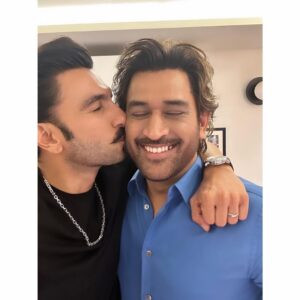 Ranveer Singh Instagram - Mera Mahi ❤️♾️ @mahi7781 #hero #icon #legend #goat #bigbrother