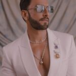 Ranveer Singh Instagram – 💎 @tiffanyandco #tiffanyandco #thetiffanylandmark @reliancebrandsltd