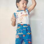 Ranveer Singh Instagram - Gosh! I’ve been dreaming about doing this for a very, very long time! 😅💕 As a child I fell in love with the movies, and like the rest of us, watching and worshipping Amitabh Bachchan and Shah Rukh Khan - the two G.O.A.Ts of Hindi Cinema 🐐 🐐. I dreamed of growing up to be like them. They are the very reason I wanted to become an actor and a ‘hindi film hero’. Their impact and influence on my life cannot be overstated. They’ve shaped the person and actor that I am. Taking their legacy forward is a manifestation of my childhood dream 😇🧿💫 I understand what a great responsibility it is to be a part of the ‘Don’ dynasty. I hope the audience gives me a chance and showers me with love, the way they have for numerous characters over the past so many years. 🙏🏽🙏🏽🙏🏽 Thank you Farhan and Ritesh for entrusting me with this honourable mantle and believing in me. I hope I can deliver on your faith and conviction. 🤜🏽🤛🏽 My two supernovas, The Big B and SRK, I hope I can make you proud. 🎭 And my beloved audience, as always, I promise you…that I will do my very best to entertain you...in and as...’Don’. 😎 Thank you for your love ♥️♥️♥️