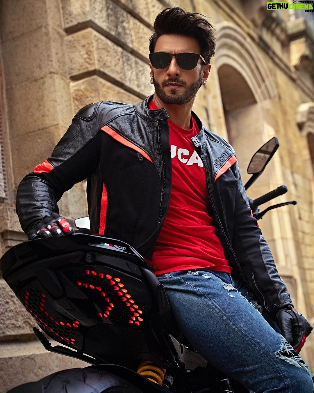 Ranveer Singh Instagram - Dare to be bold. Here's welcoming @ranveersingh to the world of @ducati at the launch of the Diavel V4! We are thrilled to announce him as our Ambassador and congratulate him as the first Diavel V4 of India heads to his garage! #DucatiXRanveer #DareToBeBold #DiavelV4