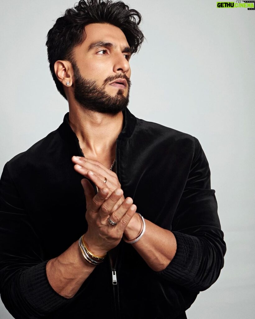Ranveer Singh Instagram - No rules. All welcome. #TiffanyLock Share your personal unbreakable bonds that make you who you are. @tiffanyandco #TiffanyLock #LockwithLove #TiffanyIndia #TiffanyPartner