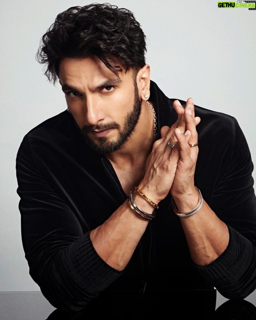 Ranveer Singh Instagram - No rules. All welcome. #TiffanyLock Share your personal unbreakable bonds that make you who you are. @tiffanyandco #TiffanyLock #LockwithLove #TiffanyIndia #TiffanyPartner