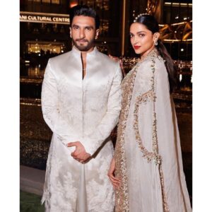 Ranveer Singh Instagram - Feel such pride in my heart as an Indian to witness the glory that is the @nmacc.india . A truly world-class Arts and Culture Center in the heart of my hometown- Mumbai. As a proud member of the artist community, I offer gratitude to Mrs. Nita Ambani. Graceful, kind, generous, a passionate artist and philanthropist herself, she is a patron of the arts in the truest sense, having in this moment, manifested an unprecedented watershed moment for arts and culture in India.
I had the opportunity to participate in the revelry of the grand launch - celebrated amongst friends with some good ol’ song & dance- I shall cherish these fond memories. 
Do visit the NMACC to watch THE GREAT INDIAN MUSICAL. It’s a musical spectacle unlike no other that will fill your heart with pride for our great nation 🇮🇳 I am in awe of what the creative & technical team has achieved with this presentation. It’s India’s biggest-ever theatrical production - a sensory reverie that portrays India’s rich cultural legacy through a melange of music, dance, drama and visual arts. Will bring a tear to your eye and ignite fervour in your heart! 🫡 🇮🇳 don’t miss it! #NitaMukeshAmbaniCulturalCentre