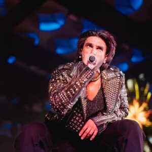 Ranveer Singh Instagram - Feel such pride in my heart as an Indian to witness the glory that is the @nmacc.india . A truly world-class Arts and Culture Center in the heart of my hometown- Mumbai. As a proud member of the artist community, I offer gratitude to Mrs. Nita Ambani. Graceful, kind, generous, a passionate artist and philanthropist herself, she is a patron of the arts in the truest sense, having in this moment, manifested an unprecedented watershed moment for arts and culture in India.
I had the opportunity to participate in the revelry of the grand launch - celebrated amongst friends with some good ol’ song & dance- I shall cherish these fond memories. 
Do visit the NMACC to watch THE GREAT INDIAN MUSICAL. It’s a musical spectacle unlike no other that will fill your heart with pride for our great nation 🇮🇳 I am in awe of what the creative & technical team has achieved with this presentation. It’s India’s biggest-ever theatrical production - a sensory reverie that portrays India’s rich cultural legacy through a melange of music, dance, drama and visual arts. Will bring a tear to your eye and ignite fervour in your heart! 🫡 🇮🇳 don’t miss it! #NitaMukeshAmbaniCulturalCentre