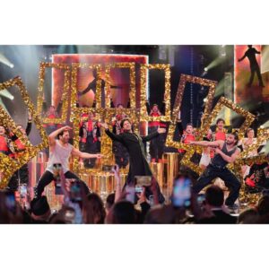 Ranveer Singh Instagram - Feel such pride in my heart as an Indian to witness the glory that is the @nmacc.india . A truly world-class Arts and Culture Center in the heart of my hometown- Mumbai. As a proud member of the artist community, I offer gratitude to Mrs. Nita Ambani. Graceful, kind, generous, a passionate artist and philanthropist herself, she is a patron of the arts in the truest sense, having in this moment, manifested an unprecedented watershed moment for arts and culture in India. I had the opportunity to participate in the revelry of the grand launch - celebrated amongst friends with some good ol’ song & dance- I shall cherish these fond memories. Do visit the NMACC to watch THE GREAT INDIAN MUSICAL. It’s a musical spectacle unlike no other that will fill your heart with pride for our great nation 🇮🇳 I am in awe of what the creative & technical team has achieved with this presentation. It’s India’s biggest-ever theatrical production - a sensory reverie that portrays India’s rich cultural legacy through a melange of music, dance, drama and visual arts. Will bring a tear to your eye and ignite fervour in your heart! 🫡 🇮🇳 don’t miss it! #NitaMukeshAmbaniCulturalCentre