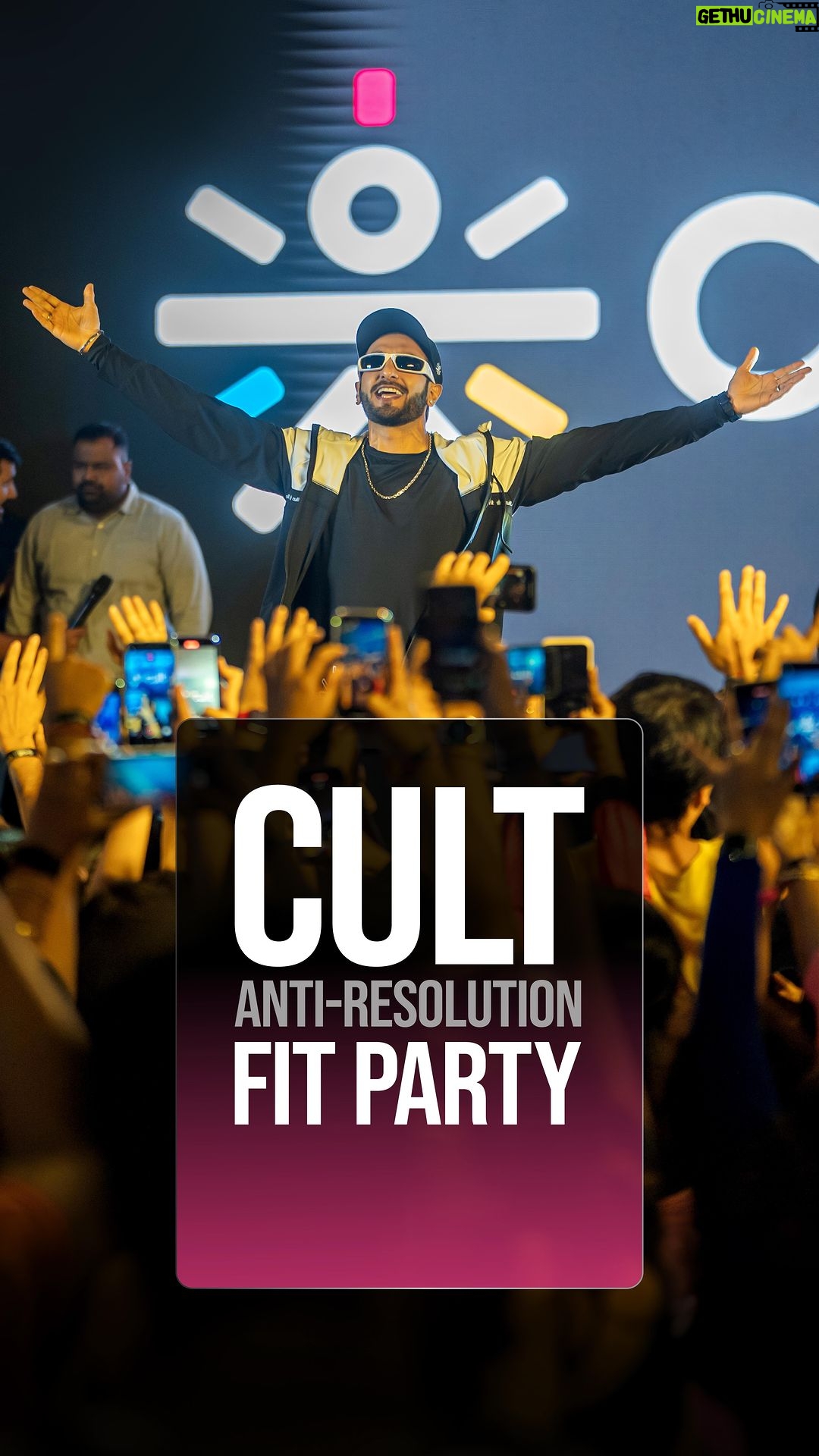 Ranveer Singh Instagram - CULT FAM LETS GOOOO!!! 🏋🏽 Motivator-In-Chief blitzing @cultfitofficial Anti-Resolution Fit Party ⚡️ it was one helluva New Year blowout! Heart-pounding workouts, unmatched energy, extraordinary people, and a celebration of fitness in its truest form! 💪🏼 #MotivatorInChief #BeBetterEveryday #cultfit