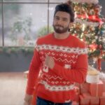 Ranveer Singh Instagram - Nutella-filled joy is the perfect recipe for holiday cheer! Visit nutella.com, Bake, share, and win a festive Nutella Jumper that’s as heartwarming as your creations. #nutellawithlove #paidpartnership