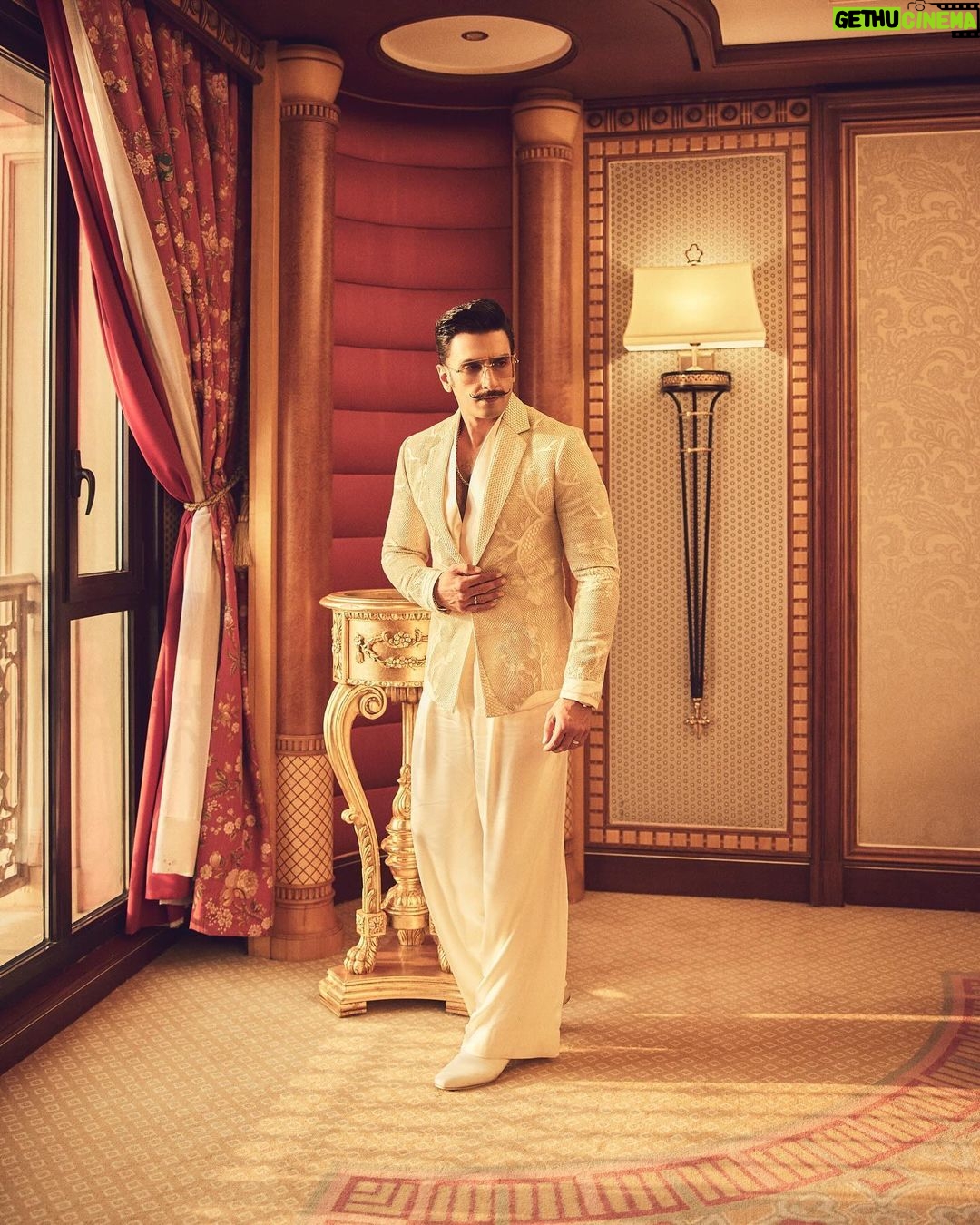 Ranveer Singh Instagram - For the Red Sea Film Festival 🎥 🎞️ @redseafilm