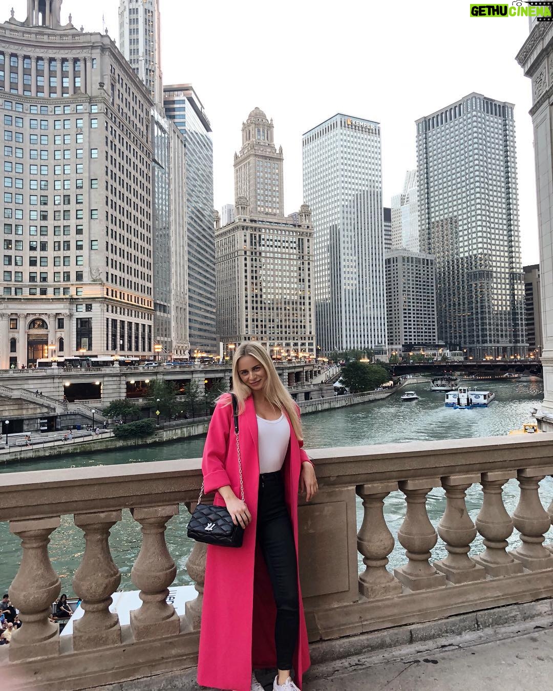 Raquelle Stevens Instagram - Pretty city 💗 Chicago, Illinois