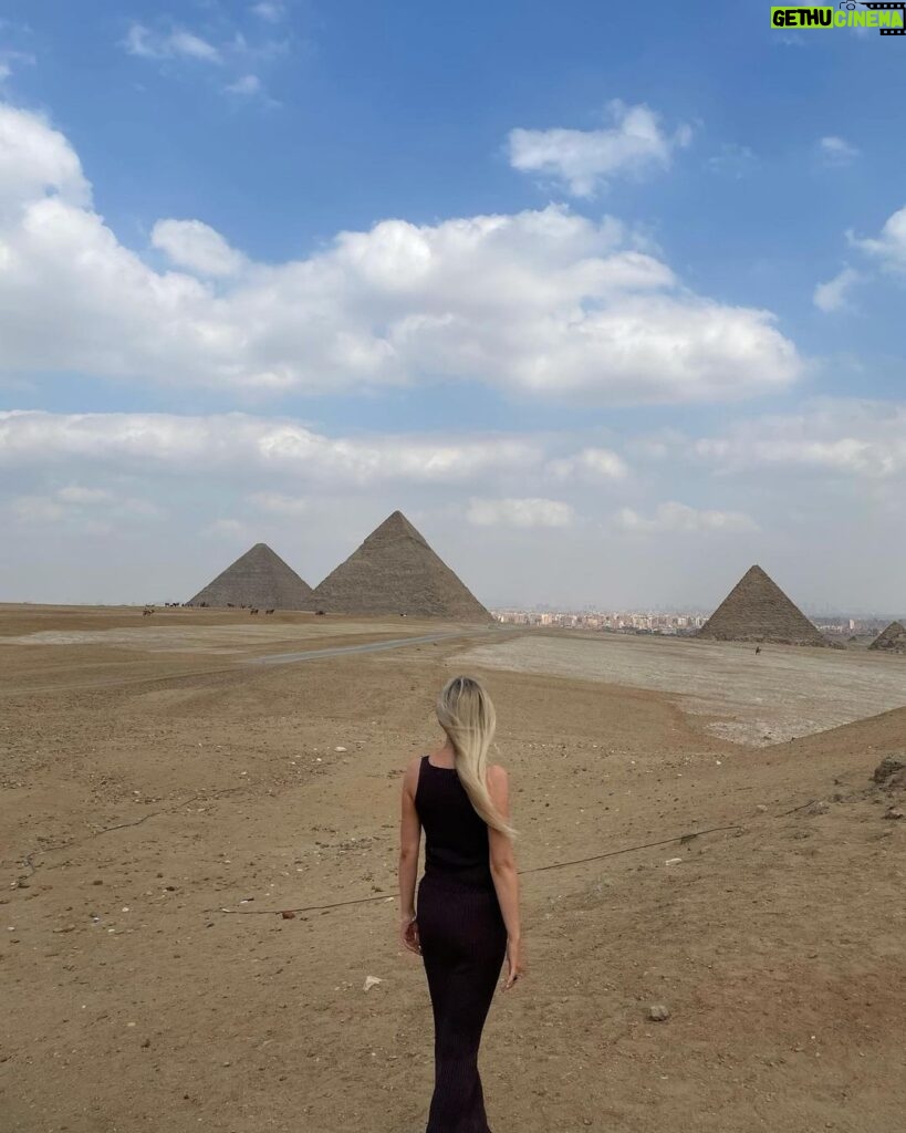 Raquelle Stevens Instagram - Just wow 🙏🏻 Pyramids Giza, Egypt