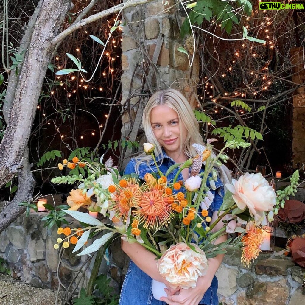 Raquelle Stevens Instagram - Flower girl 🧡
