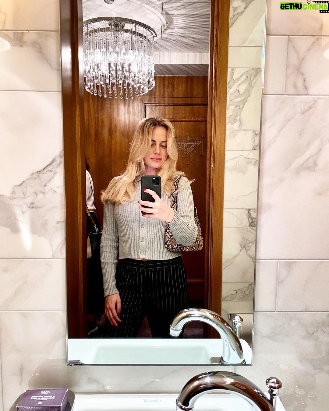 Raquelle Stevens Instagram - 🤍 London, United Kingdom