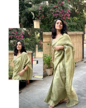 Rashmi Agdekar Instagram - Pista barfi aesthetic !!

Thank you @houseofdorii for the saree 💫