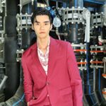 Rathanand Chanyachirawong Instagram - Red or Blue, You choose Neo! #แดงหรือฟ้า #ฟ้าก็รักพี่ตา #พี่ตาก็รักแก๊งค์3ช่า #พ่อก็รักน้ำมันเครื่อง #men #menstyle #mensuit #mensuiting #sprezzatura