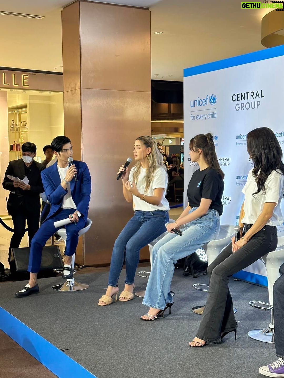 Rathanand Chanyachirawong Instagram - ยิ้มแย้มแจ่มใส กับงาน Central-UNICEF together for every child #UNICEF CentralWorld