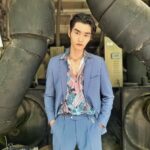 Rathanand Chanyachirawong Instagram - Red or Blue, You choose Neo! #แดงหรือฟ้า #ฟ้าก็รักพี่ตา #พี่ตาก็รักแก๊งค์3ช่า #พ่อก็รักน้ำมันเครื่อง #men #menstyle #mensuit #mensuiting #sprezzatura