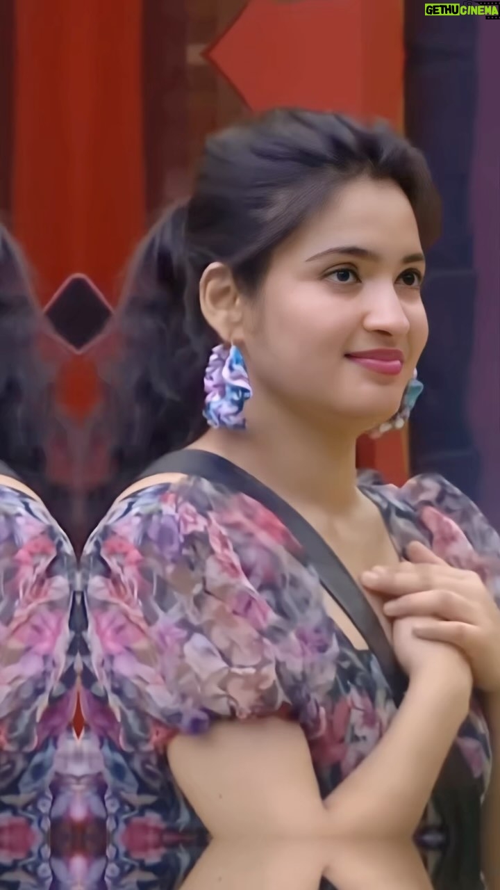 Rathika Rose Instagram - HOW TO VOTE👇🏻 Login to Disney plus hotstar * Search Biggboss Telugu 7 * Tap on vote * Cast 1 vote to RATHIKA ROSE * Give 1 missed call to 8886676908 (free) COSTUME BY @aishwarya_label JEWELLERY BY @aanvitrends #rathikarose #biggbosstelugu #bigbosstelugu #biggboss7telugu #biggbosstelugu2 #starmaa