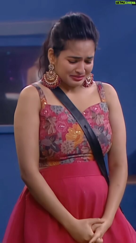 Rathika Rose Instagram - I extend my heartfelt thanks for your votes and saving me from nominations. I’m committed to giving my all in the upcoming games. Love you all ❤️☝️ COSTUME BY @aishwarya_label JEWELLERY BY @fashioncurvee #rathikarose #biggbosstelugu #bigbosstelugu #biggboss7telugu #starmaa #bigbosstelugu2