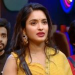 Rathika Rose Instagram - FEELING YELLAWESOME @rathikarose_official 💛 COSTUME BY : @mithra.couture JEWELLERY BY : @aanvitrends #rathikarose #biggbosstelugu #bigbosstelugu #biggbosstelugu4 #starmaa #yellow