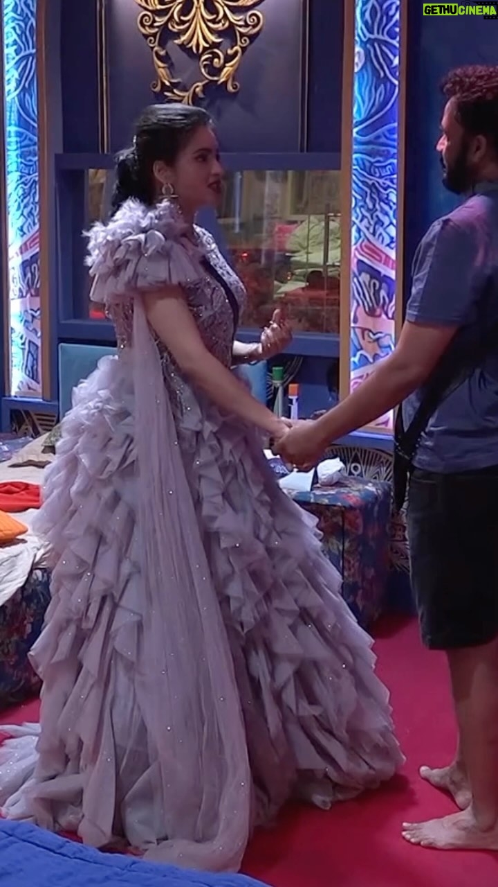 Rathika Rose - 34K Likes - RATHIKA IS BACK TO BB7 HOME
Costume by : @adika_fashion_cafe
#bigboss #bigbosstelugu #rathikarose #bigbosstelugu2 #starmaa