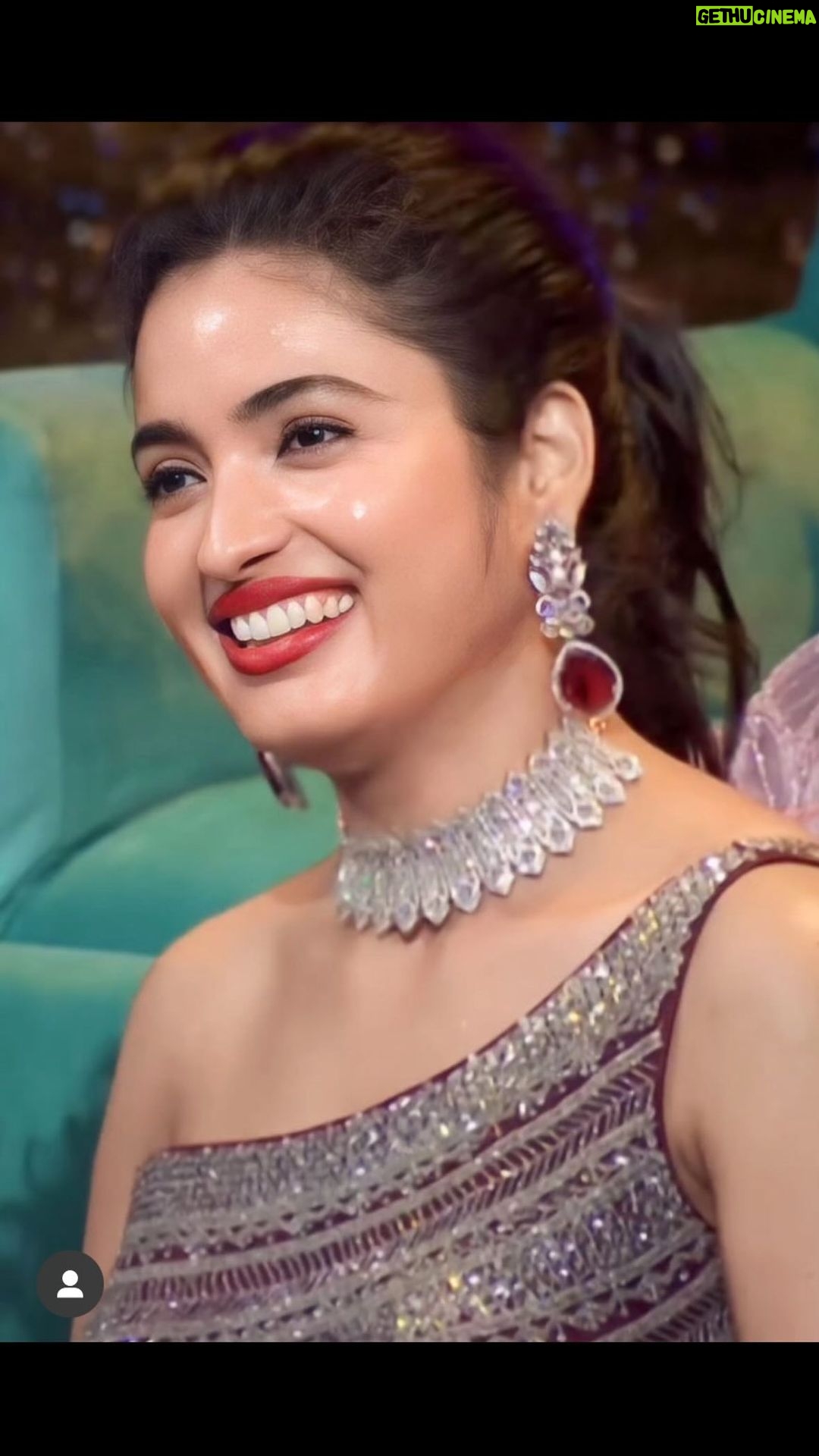 Rathika Rose - 28.6K Likes - No matter which colour it is , Smile is the best accessory you wear !
I have many problems in my Life !
But my Lips don’t know that , they just keep smiling !
Shine with Smile ! You can do miracles one day !
#BiggBoss #BiggBossTelugu #BiggBoss7Telugu
#BiggBossSeason7 #BiggBoss7TeluguUpdates
#DisneyplusHotstar #Hotstar #Starmaa #Trending #TrendingReels #Explore #Viral #ViralReels #instagram
#biggboss #biggboss7telugu #starmaa #maa #rathikarose #rathika