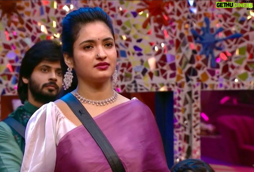 Rathika Rose Instagram - #saturday Episodes are always a truth revealing one’s and this week along with that #nagarjuna sir gave the perfect feedback’s and corrections to everyone as usual. We are loving #biggbosstelugu7 and #kingsmeter is so accurate 🫶 Thanks to @starmaa and @disneyplushstel for this great two weeks. Jewellery: @aanvitrends Such a balanced week it has beeen. #teamrathika #rathikarose #rathika #beautifulsmile #stunninglooks #fearless #loveyouall