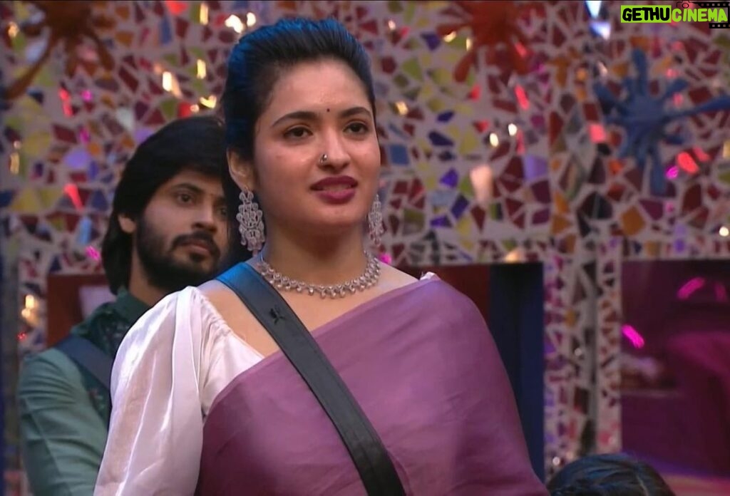 Rathika Rose Instagram - #saturday Episodes are always a truth revealing one’s and this week along with that #nagarjuna sir gave the perfect feedback’s and corrections to everyone as usual. We are loving #biggbosstelugu7 and #kingsmeter is so accurate 🫶 Thanks to @starmaa and @disneyplushstel for this great two weeks. Jewellery: @aanvitrends Such a balanced week it has beeen. #teamrathika #rathikarose #rathika #beautifulsmile #stunninglooks #fearless #loveyouall