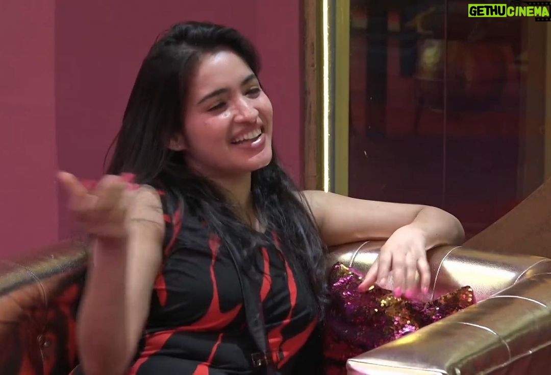 Rathika Rose Instagram - #saturday Episodes are always a truth revealing one’s and this week along with that #nagarjuna sir gave the perfect feedback’s and corrections to everyone as usual. We are loving #biggbosstelugu7 and #kingsmeter is so accurate 🫶 Thanks to @starmaa and @disneyplushstel for this great two weeks. Jewellery: @aanvitrends Such a balanced week it has beeen. #teamrathika #rathikarose #rathika #beautifulsmile #stunninglooks #fearless #loveyouall