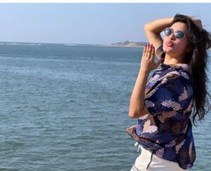 Rathika Rose Instagram - Sea , sweat and the tears are salt water !! 

Hardwork resembles sweat ! 
Failure resembles tears ! 
NOT TO GIVE UP resembles the SEA !! 

Don’t give up ! Keep trying and be hungry for what you want !!

#BiggBoss #BiggBossTelugu #BiggBoss7Telugu
#BiggBossSeason7 #BiggBoss7TeluguUpdates
#DisneyplusHotstar #Hotstar #Starmaa #Trending #TrendingReels #Explore #Viral #ViralReels #instagram 
#biggboss #biggboss7telugu #starmaa #maa #rathikarose #rathika