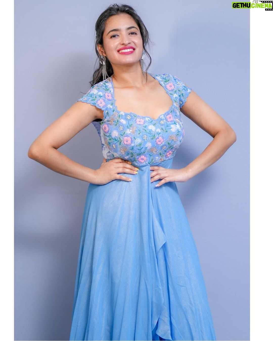 Rathika Rose - 31.2K Likes - #biggboss #rathikarose #beyou #strong #traditional #tollywood #trending.
COSTUME BY @akruticollectionsllc
PHOTOGRAPHY BY @trickshotography