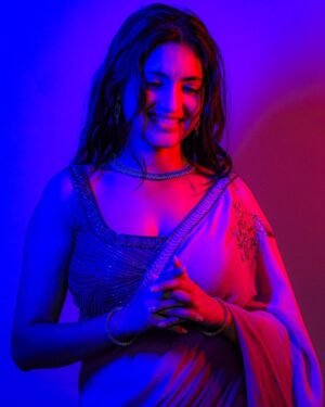 Rathika Rose Instagram - It doesn't mean that everyone will treat you the way you deserve to be treated. It means that you won't let them change the way you see yourself; nor will you stick around for them to destroy you." #biggboss #rathikarose #beyou #strong #traditional #tollywood #trending. 

COSTUME BY @akruticollectionsllc 
PHOTOGRAPHY BY @trickshotography