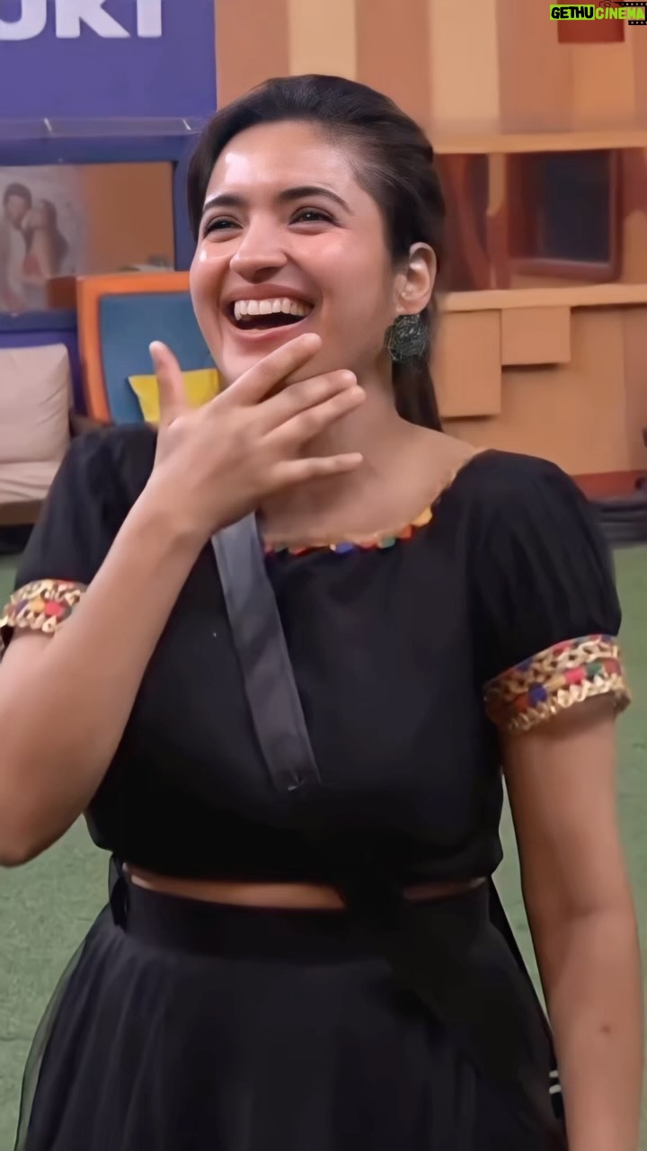 Rathika Rose - 48.2K Likes - Her smile a beautiful reflection of inner happiness and pure grace❤️
COSTUME BY @laharikrishna.couture
JEWELLERY BY @aanvitrends
#biggbosstelugu #rathikarose #biggboss7telugu #bigbosstelugu #biggboss #starmaa